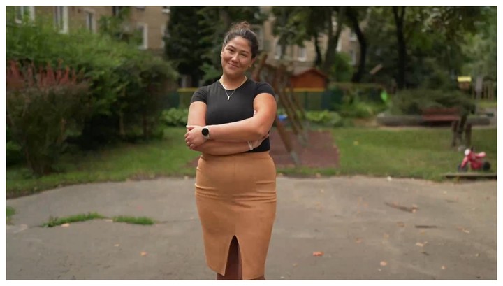 Bez servítky, Alexandra